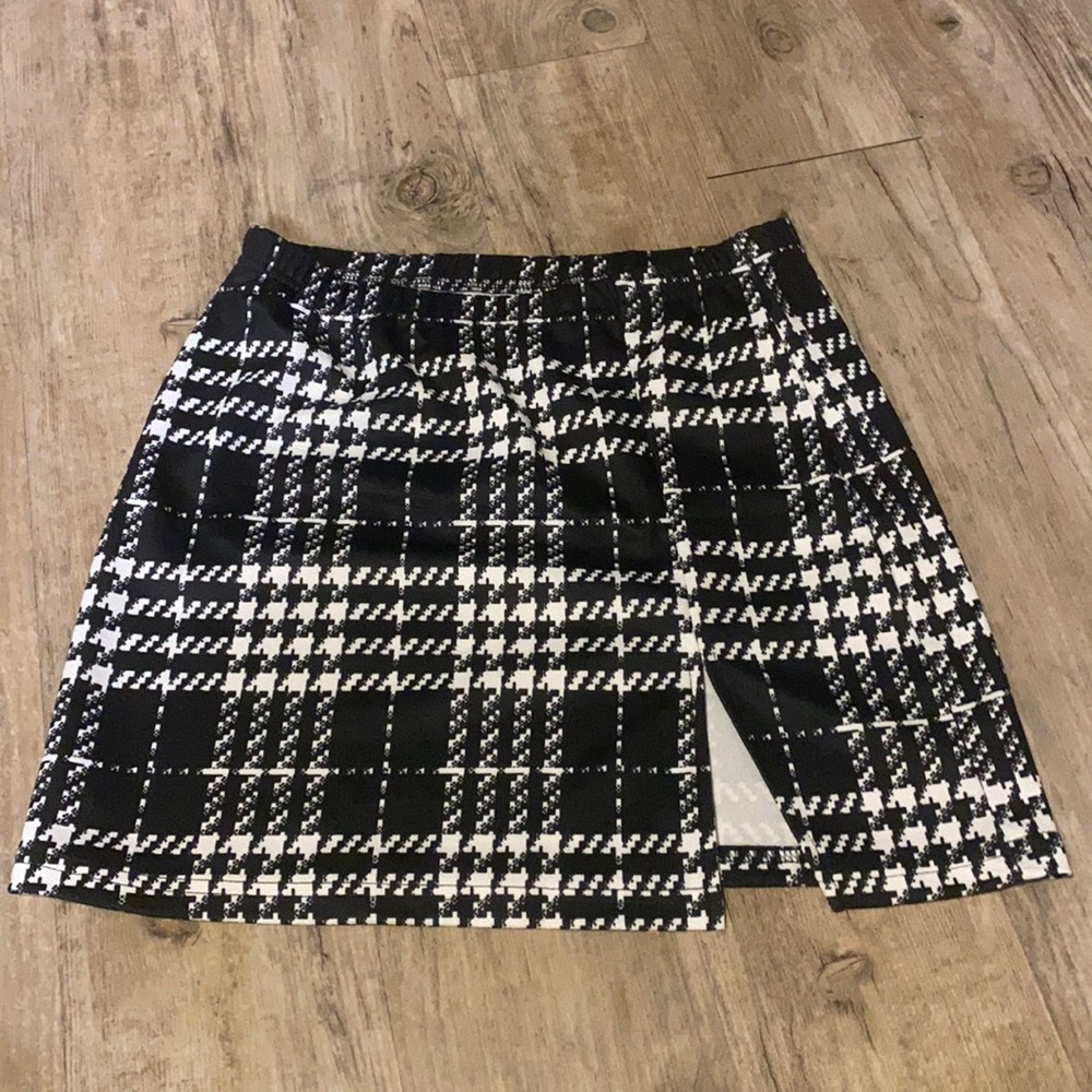 Size medium high waisted mini skirt Gingham print.